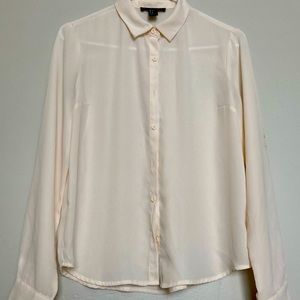 Blouse. Size S. Color Beige